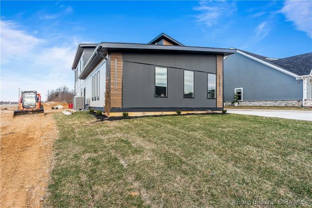 1020 Ridgeview Drive, Jeffersonville, IN 47130