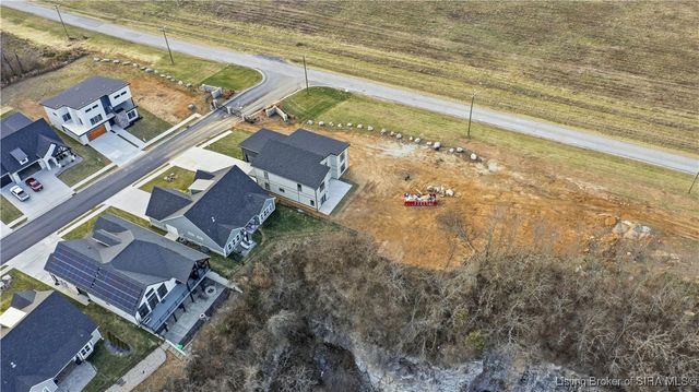 1020 Ridgeview Drive, Jeffersonville, IN 47130