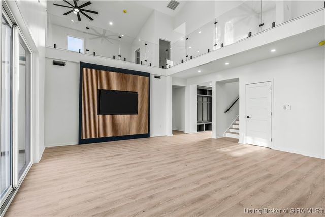 1020 Ridgeview Drive, Jeffersonville, IN 47130