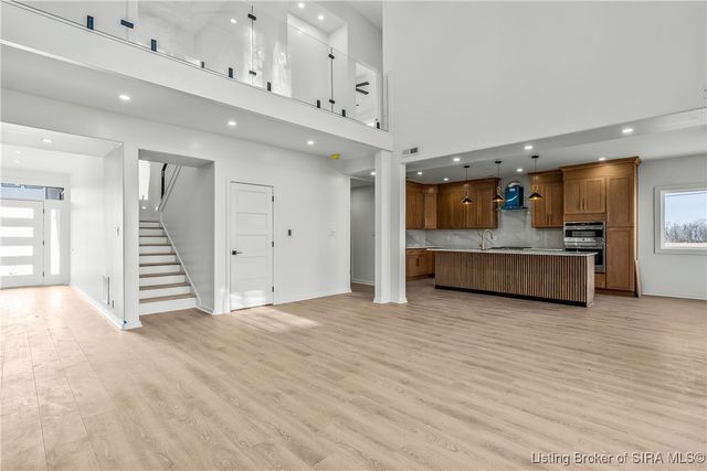 1020 Ridgeview Drive, Jeffersonville, IN 47130