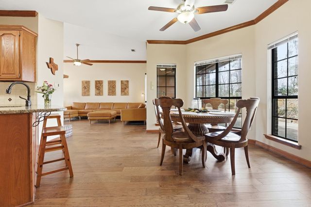 14 Leeward Court, Maumelle, AR 72113