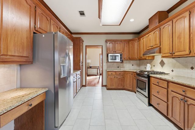 14 Leeward Court, Maumelle, AR 72113