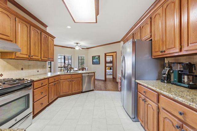 14 Leeward Court, Maumelle, AR 72113