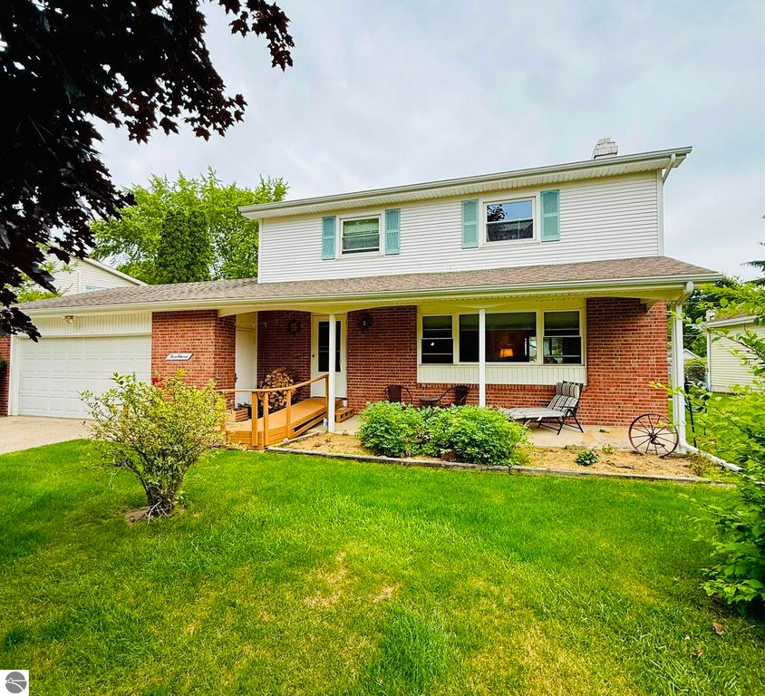 Image 1 of property listing at 311 Devon Drive, St Louis, MI 48880