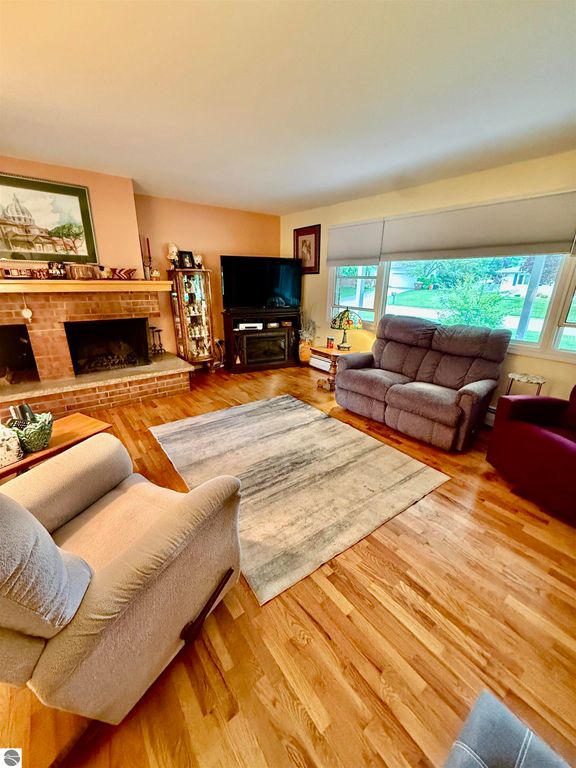Image 13 of property listing at 311 Devon Drive, St Louis, MI 48880