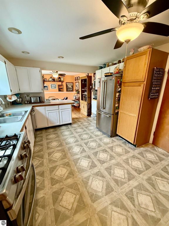 Image 22 of property listing at 311 Devon Drive, St Louis, MI 48880