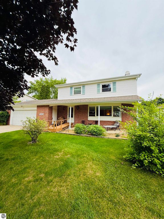 Image 4 of property listing at 311 Devon Drive, St Louis, MI 48880