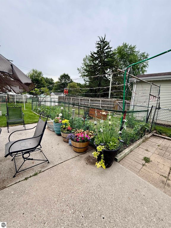 Image 46 of property listing at 311 Devon Drive, St Louis, MI 48880