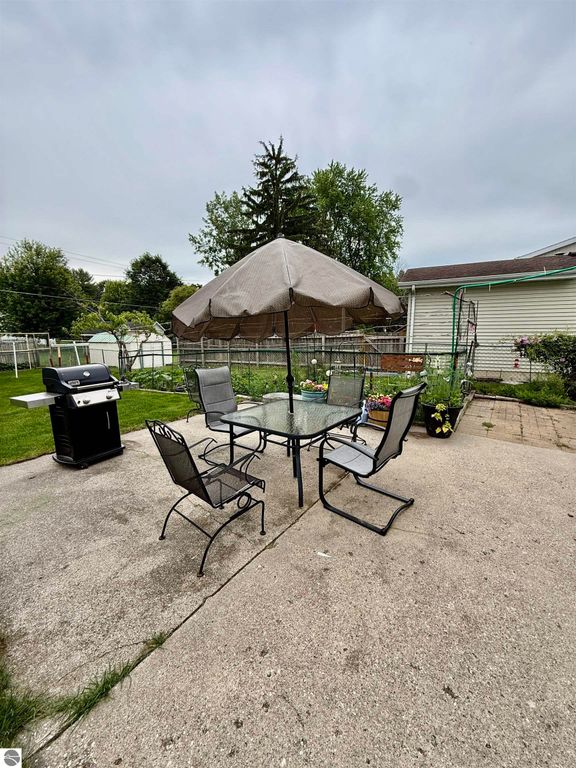 Image 47 of property listing at 311 Devon Drive, St Louis, MI 48880