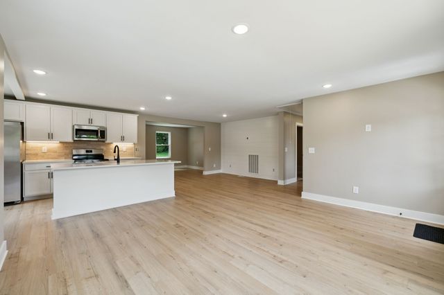 1913 Morris Ave, Columbia, TN 38401