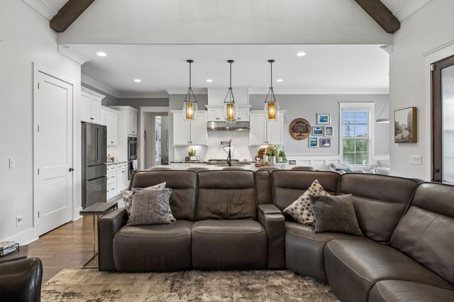 6028 Trout Ln, Spring Hill, TN 37174