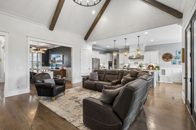 6028 Trout Ln, Spring Hill, TN 37174