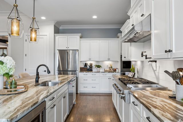 6028 Trout Ln, Spring Hill, TN 37174