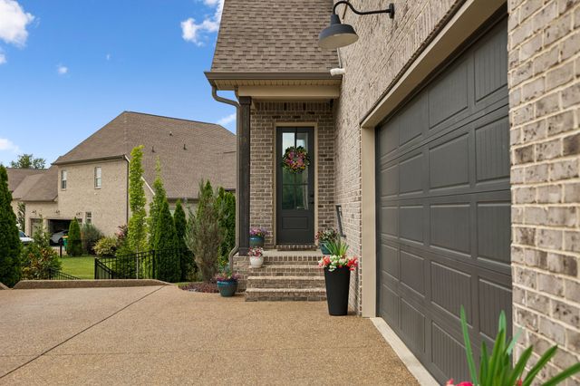 6028 Trout Ln, Spring Hill, TN 37174