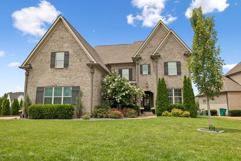 6028 Trout Ln, Spring Hill, TN 37174