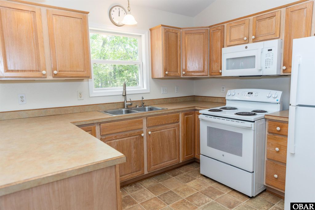 Image 7 of property listing at 4812 Vista Lane Lot 40, Kitty Hawk, NC 27949