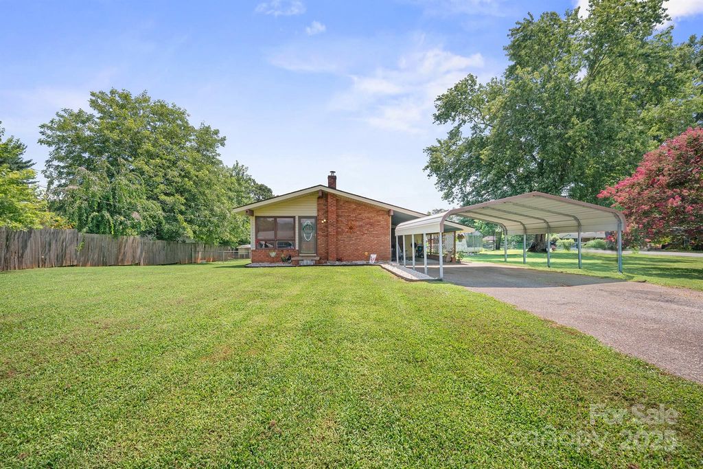185 Crosswhite Lane, Statesville, NC 28625