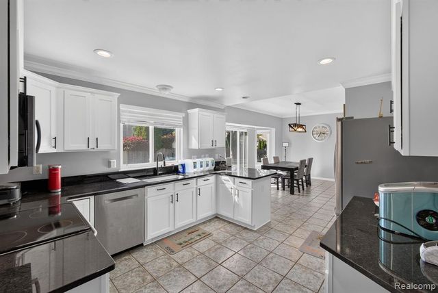 46821 Twin City Trail, Macomb, MI 48044