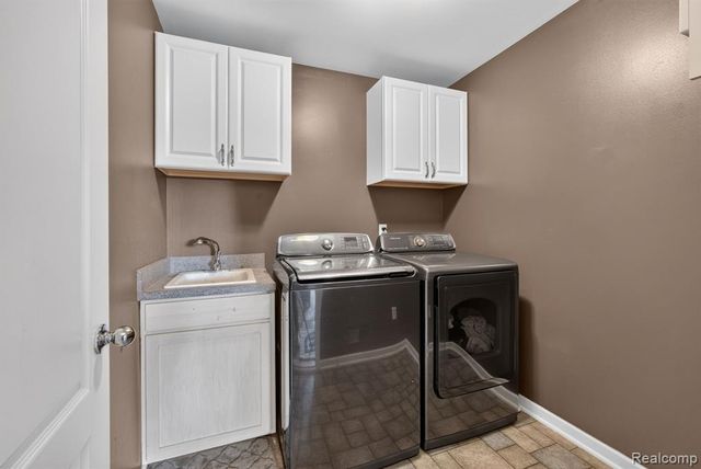 46821 Twin City Trail, Macomb, MI 48044
