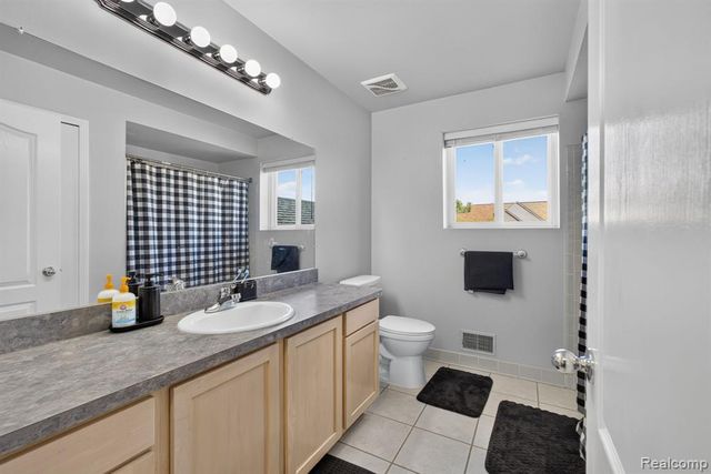 46821 Twin City Trail, Macomb, MI 48044