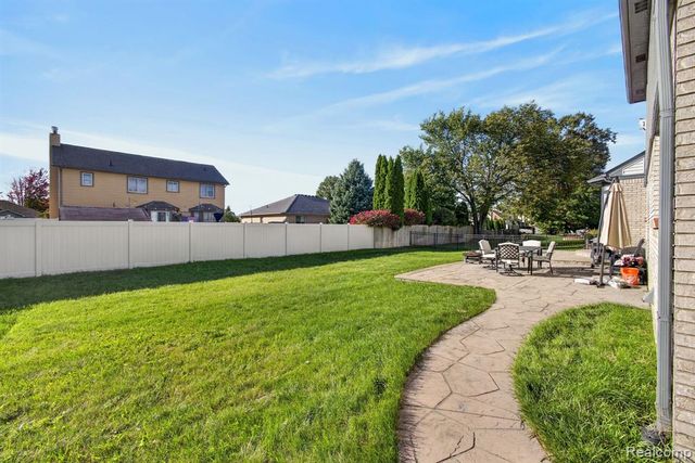 46821 Twin City Trail, Macomb, MI 48044