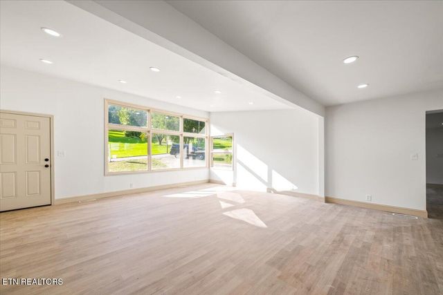 641 Margrave Drive, Harriman, TN 37748