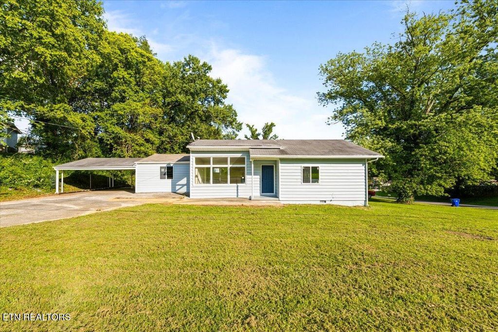 641 Margrave Drive, Harriman, TN 37748