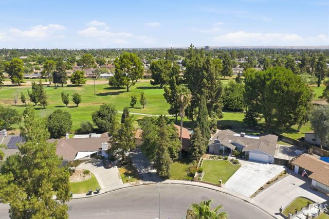 5904 Landfair Drive, Bakersfield, CA 93309