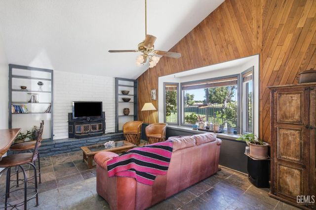 5904 Landfair Drive, Bakersfield, CA 93309