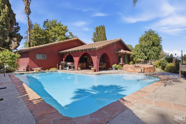 5904 Landfair Drive, Bakersfield, CA 93309