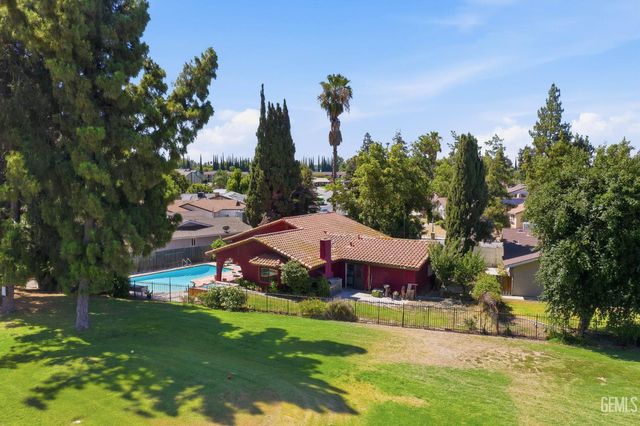 5904 Landfair Drive, Bakersfield, CA 93309