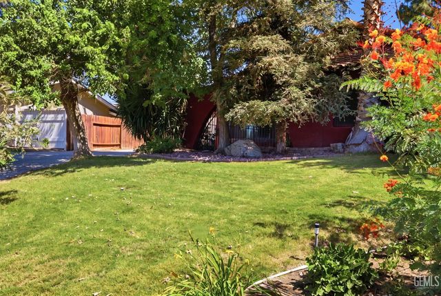 5904 Landfair Drive, Bakersfield, CA 93309