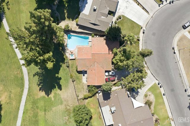 5904 Landfair Drive, Bakersfield, CA 93309
