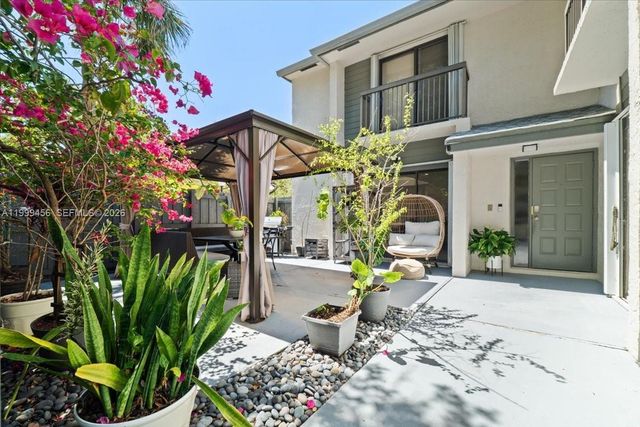 3627 Cocoplum Cir 34114, Coconut Creek, FL 33063