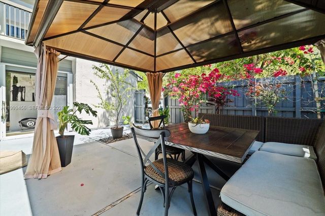 3627 Cocoplum Cir 34114, Coconut Creek, FL 33063