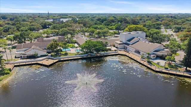 3627 Cocoplum Cir 34114, Coconut Creek, FL 33063