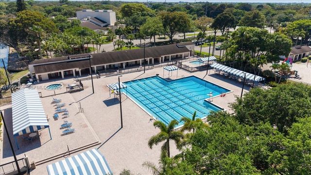 3627 Cocoplum Cir 34114, Coconut Creek, FL 33063