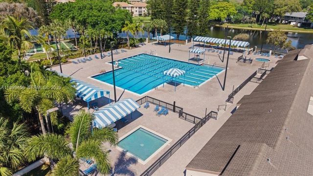 3627 Cocoplum Cir 34114, Coconut Creek, FL 33063