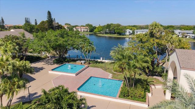 3627 Cocoplum Cir 34114, Coconut Creek, FL 33063