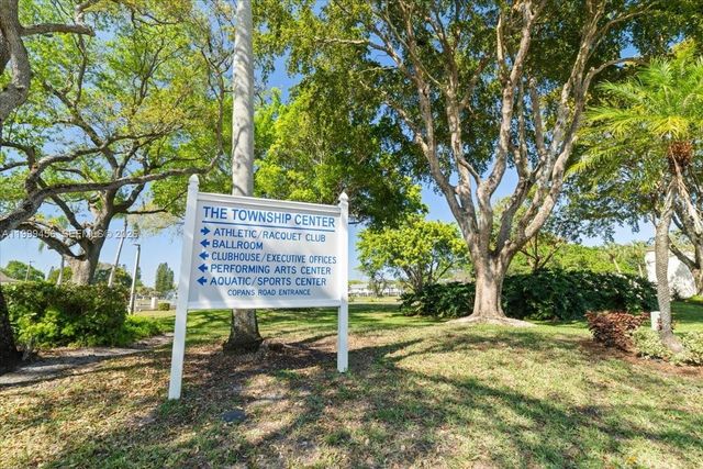 3627 Cocoplum Cir 34114, Coconut Creek, FL 33063