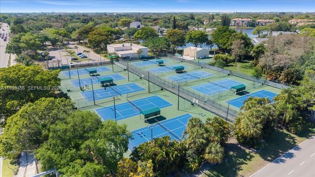 3627 Cocoplum Cir 34114, Coconut Creek, FL 33063