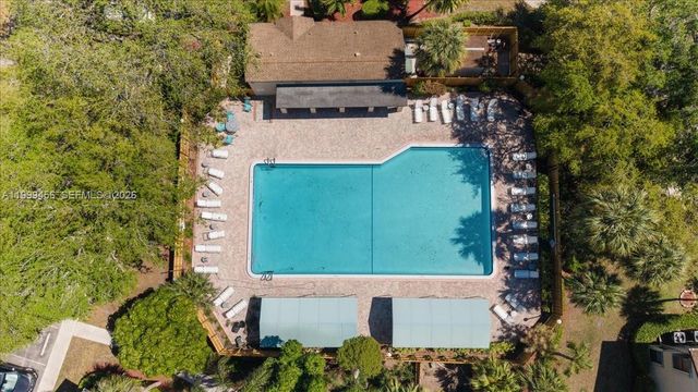 3627 Cocoplum Cir 34114, Coconut Creek, FL 33063