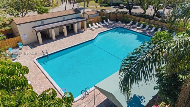 3627 Cocoplum Cir 34114, Coconut Creek, FL 33063