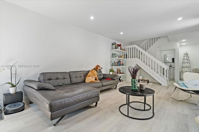 3627 Cocoplum Cir 34114, Coconut Creek, FL 33063