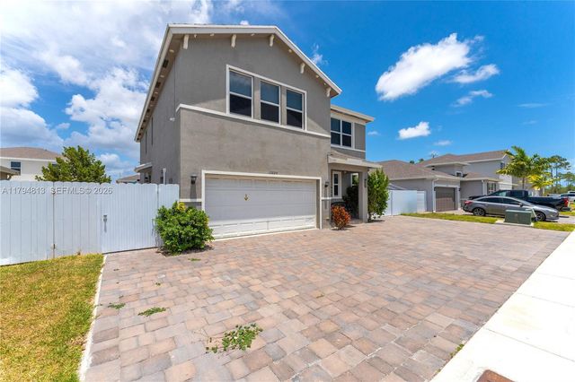 13225 SW 272nd St, Homestead, FL 33032