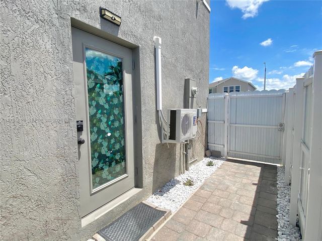 13225 SW 272nd St, Homestead, FL 33032