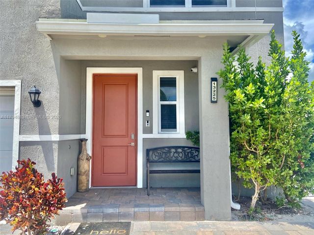 13225 SW 272nd St, Homestead, FL 33032