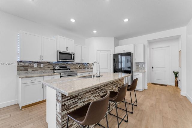 13225 SW 272nd St, Homestead, FL 33032