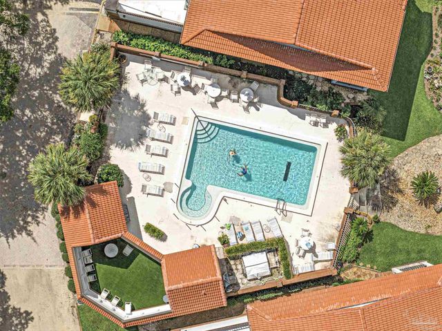 80 Baybridge Dr B, Gulf Breeze, FL 32561