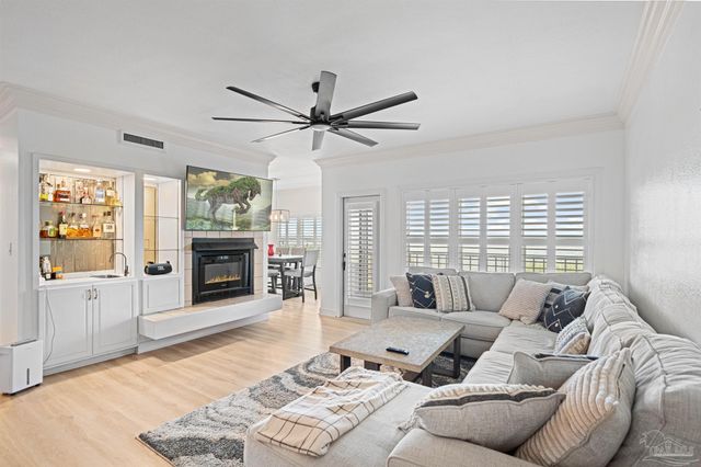 80 Baybridge Dr B, Gulf Breeze, FL 32561